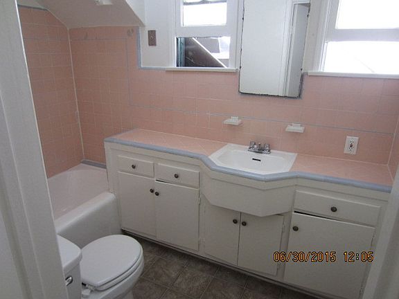 4th image of 136-138 S Bedford Dr #C