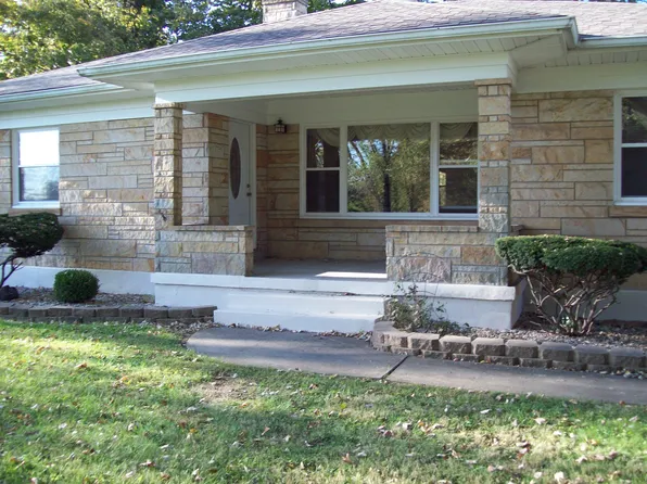 911 W Vine St, Radcliff, KY 40160