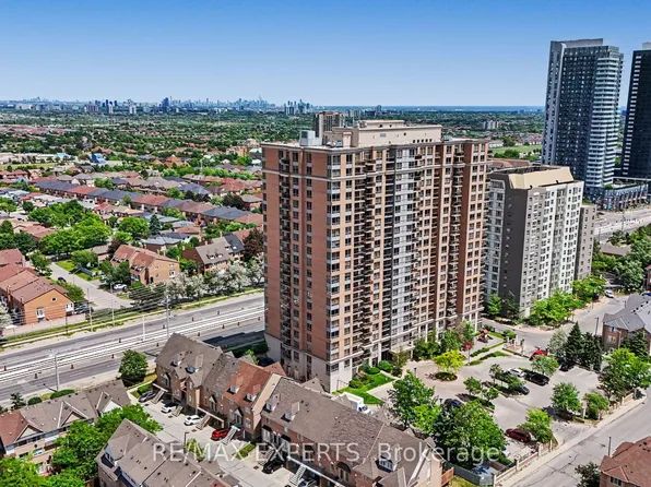 55 Strathaven Dr #1113, Mississauga, ON L5R 4G9