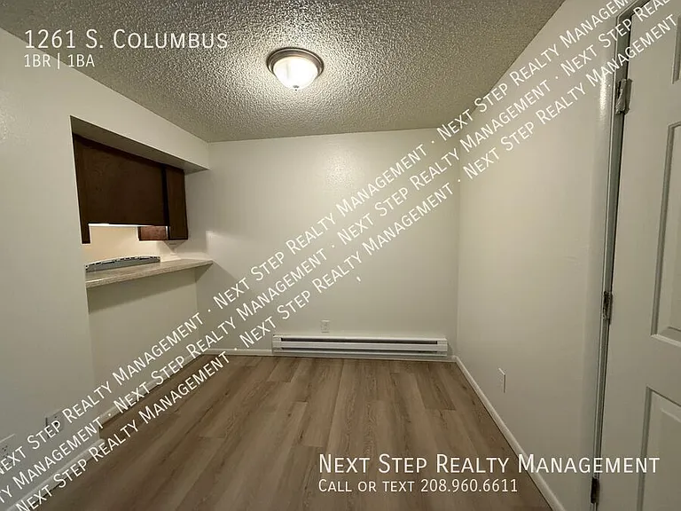 1261 S Columbus St — Photo 4