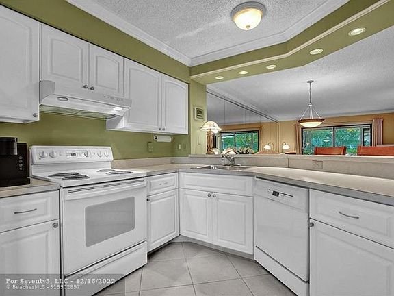 4th image of 2112 S Cypress Bend Dr APT 106