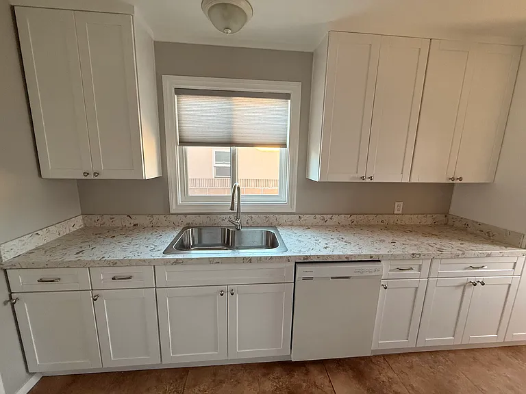 2512 Sierra St — Photo 4