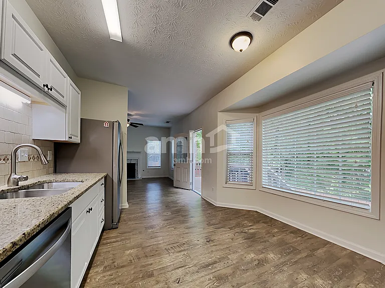 5810 Stephens Mill Dr — Photo 4
