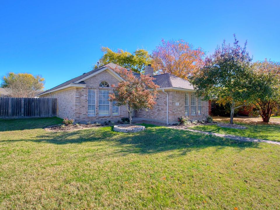 1st image of 2301 Carnation Ct