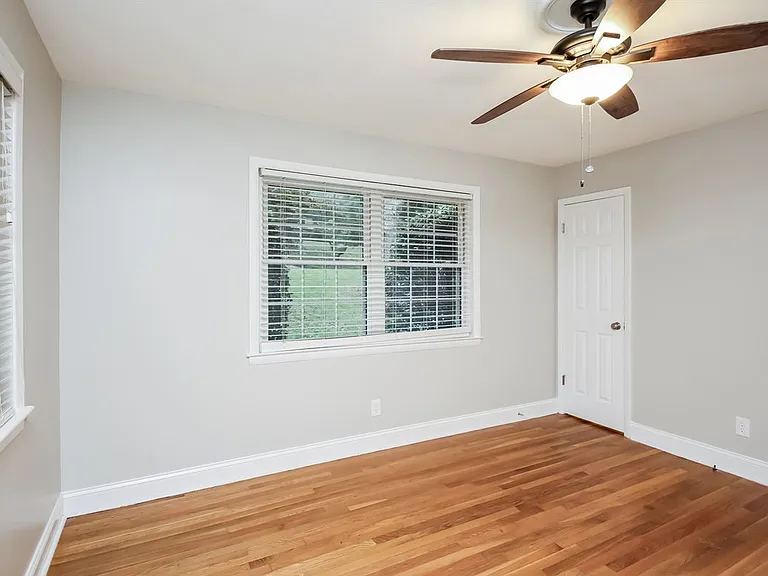 384 Charles Pl — Photo 13