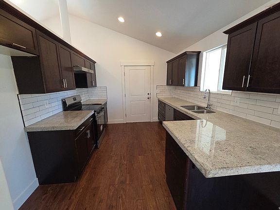 2nd image of 379 Utah Dr