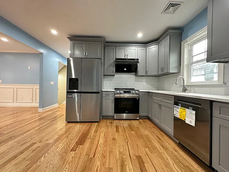 25 Herbert St #2 — Photo 1