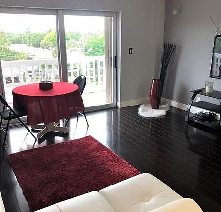 5th image of 1831 NE 38th St APT 400