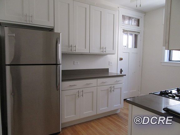 2nd image of 1370 W Greenleaf Ave APT 3N