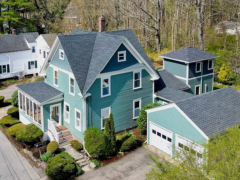 9 Newson Ave — Photo 1