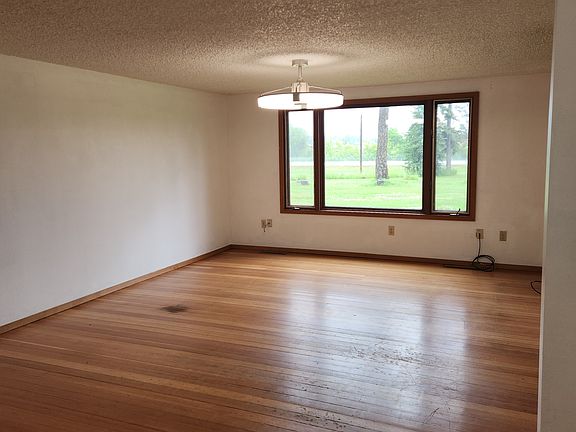 4th image of 3910 State Highway 40 W