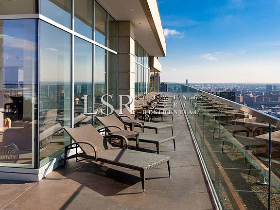 5th image of 75 Wall St APT 26N