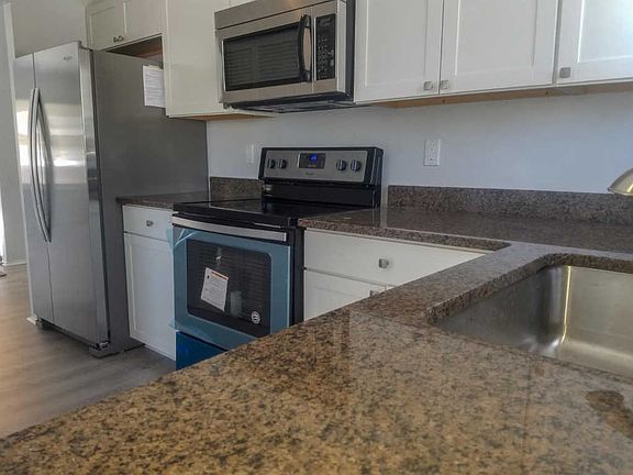 5th image of 1765 Hamlet Dr