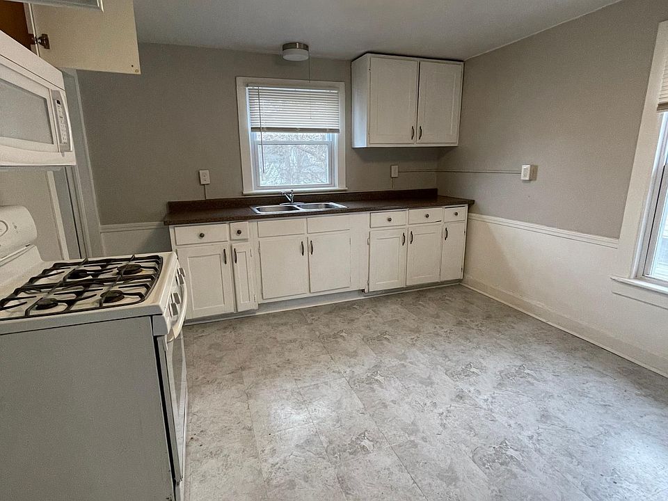 1st image of 461 Broadway Ave #2
