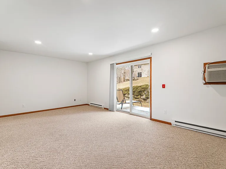 600 S Main St #4 — Photo 8