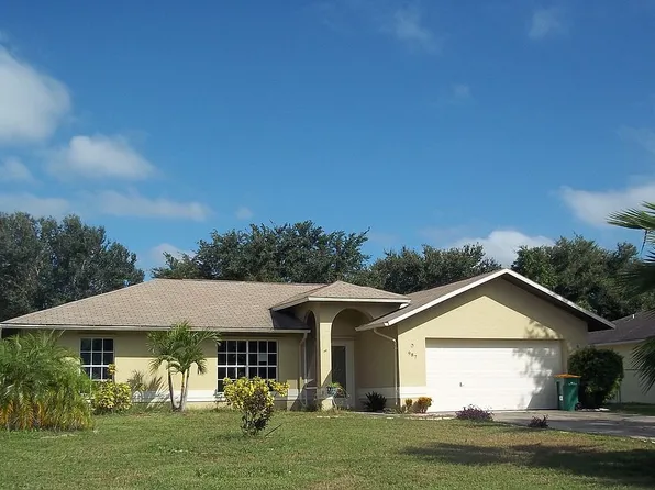 987 Grove Dr, Naples, FL 34120