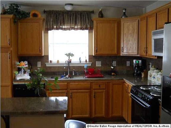 2nd image of 26023 Stonehenge Dr