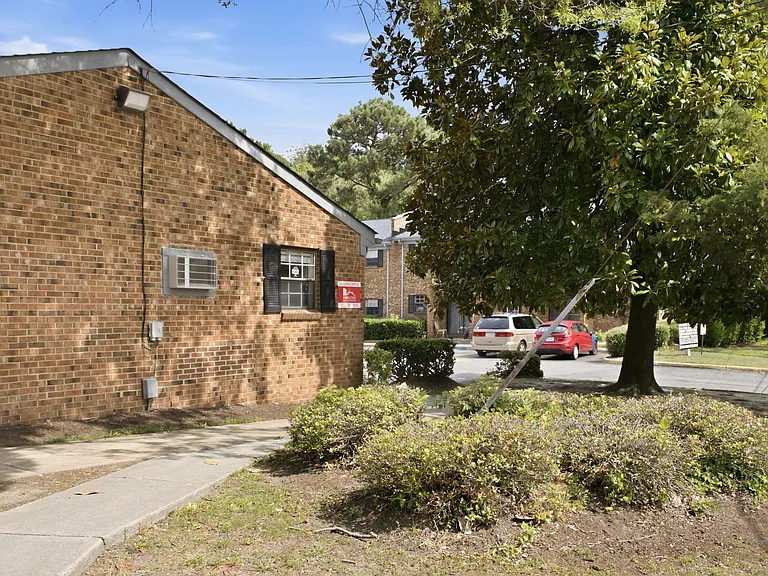 5385 E Princess Anne Rd — Photo 17