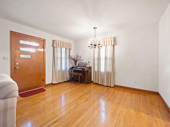 4th image of 1516 Nutwood St