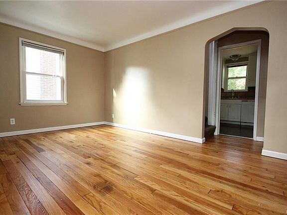 4th image of 1111 Grove Ave