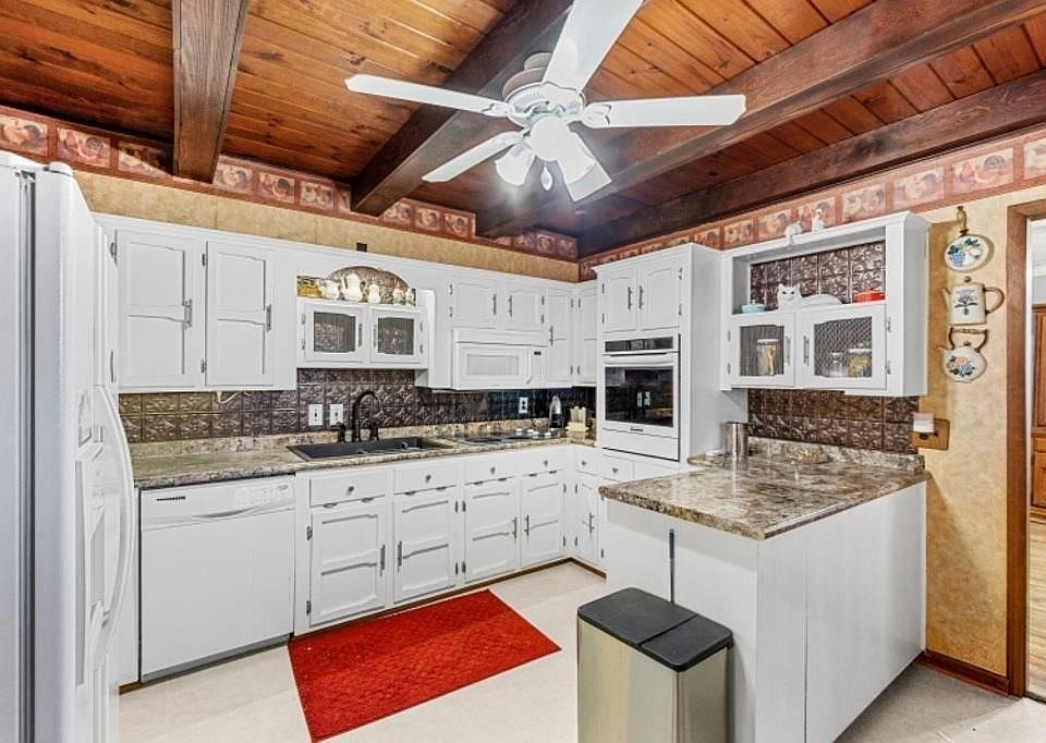 22nd image of 580 Gamaliel Rd