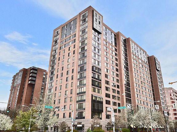 2nd image of 4 Martine Ave APT 1014