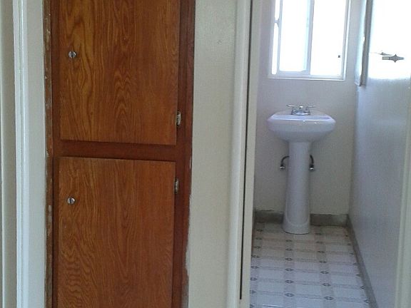 5th image of 2266 W Adams Blvd APT 6