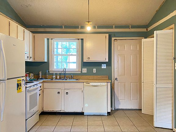 3rd image of 234 Cedar Creek Drive
