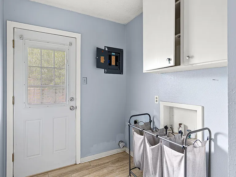 701 Topeka Dr — Photo 14