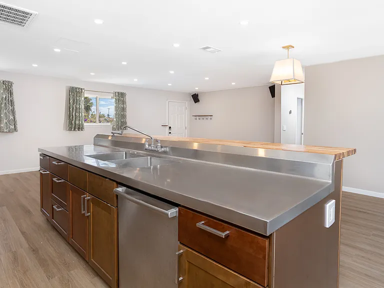 4742 Seaford Pl — Photo 17