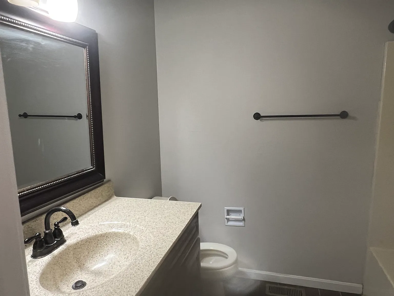3 bed, 1176 sqft, $1,995 — Photo 4