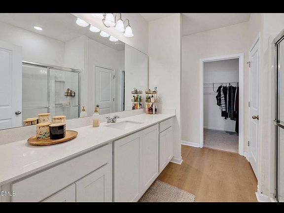 5th image of 43 Molly Mac Ln