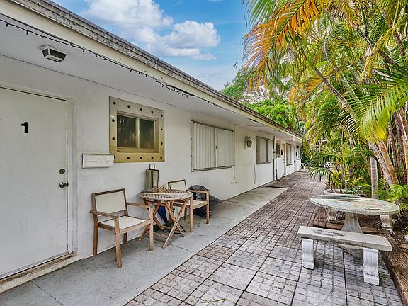 5th image of 317 SE 12th Ave #1-3