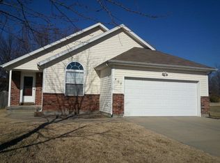 408 Valley View Dr, Frontenac, KS 66763