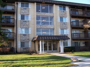 2214 S Goebbert Rd APT 179, Arlington Heights, IL 60005