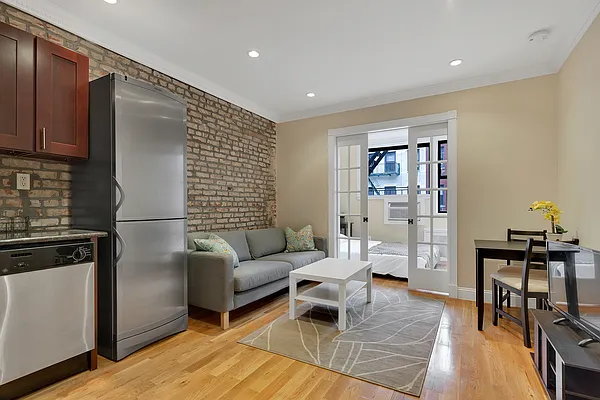 Rented by Cooper & Cooper Real Estate | media 16