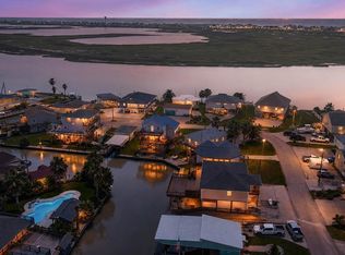 90 Dolphin Ln, Freeport, TX 77541