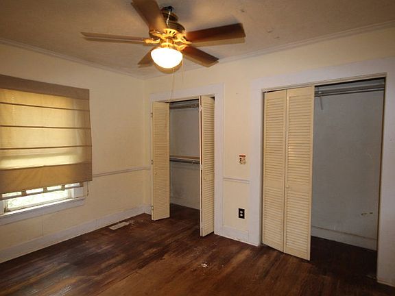 5th image of 451 Dalton St