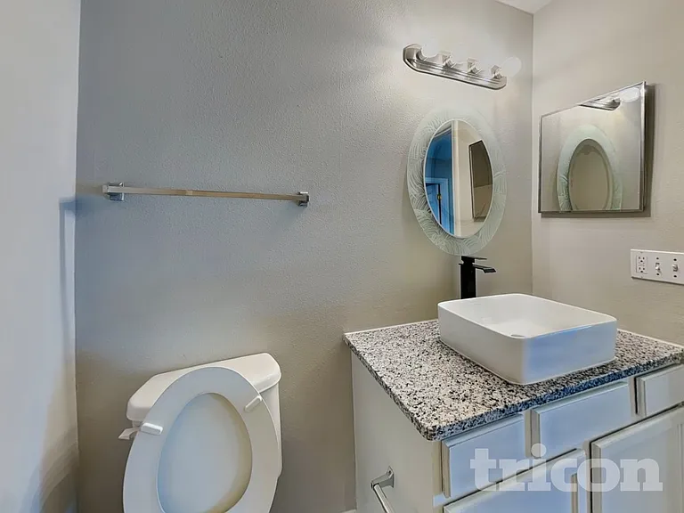 10610 Opus Dr — Photo 13