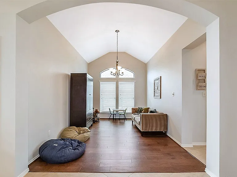 2823 Woodland Glen Ln — Photo 10