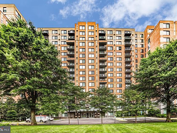 2nd image of 2451 Midtown Ave APT 1108