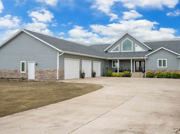 3019 119th St W, Faribault, MN 55021