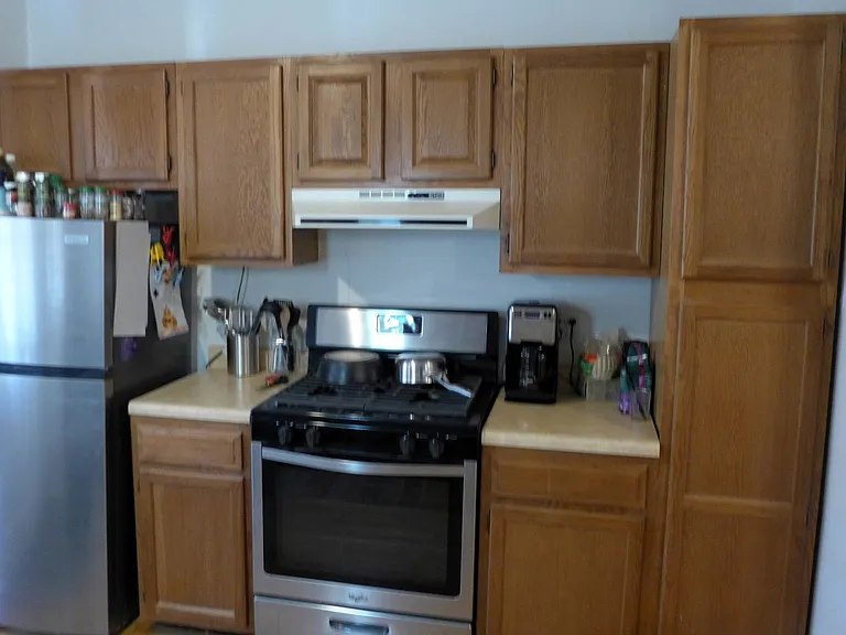 136 Elgin Ave — Photo 7