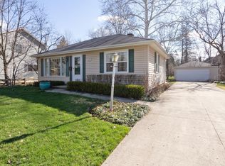 1019 Broadmoor Pl, Deerfield, IL 60015