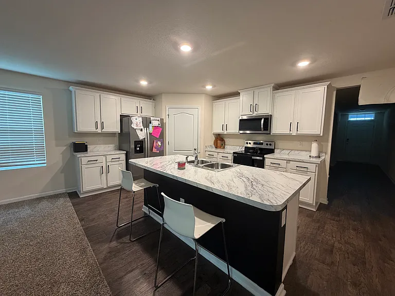 2170 Englewood Ct — Photo 5