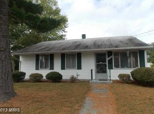 7101 S Lawn Dr, Oxon Hill, MD 20745
