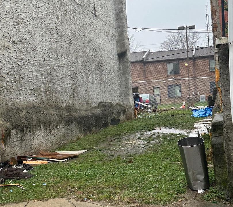2nd image of 2823 N Van Pelt St