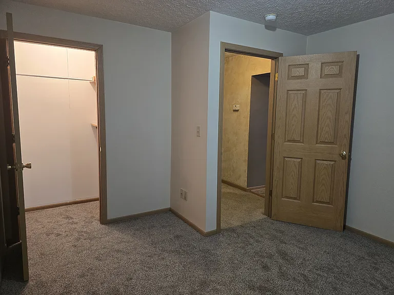 398 E Mound St #RR — Photo 10