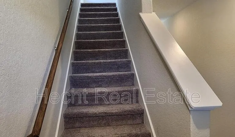 2440 Ayers Dr — Photo 7