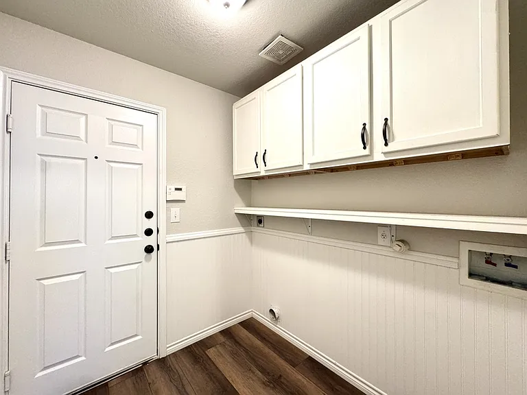 6910 Hallie Spirit — Photo 30